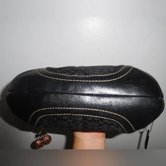 Coach Black Shoulder Bag - Picture 6 of 8